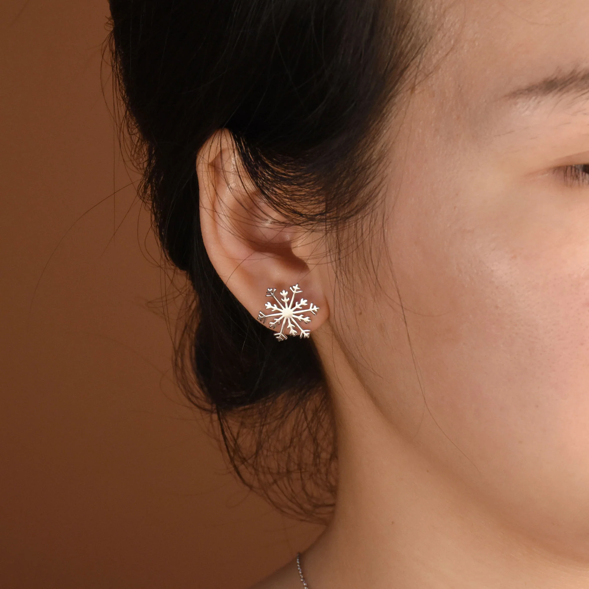 Classic Snowflake Stud Earrings Polished Sterling Silver for Christmas Parties - Image 3