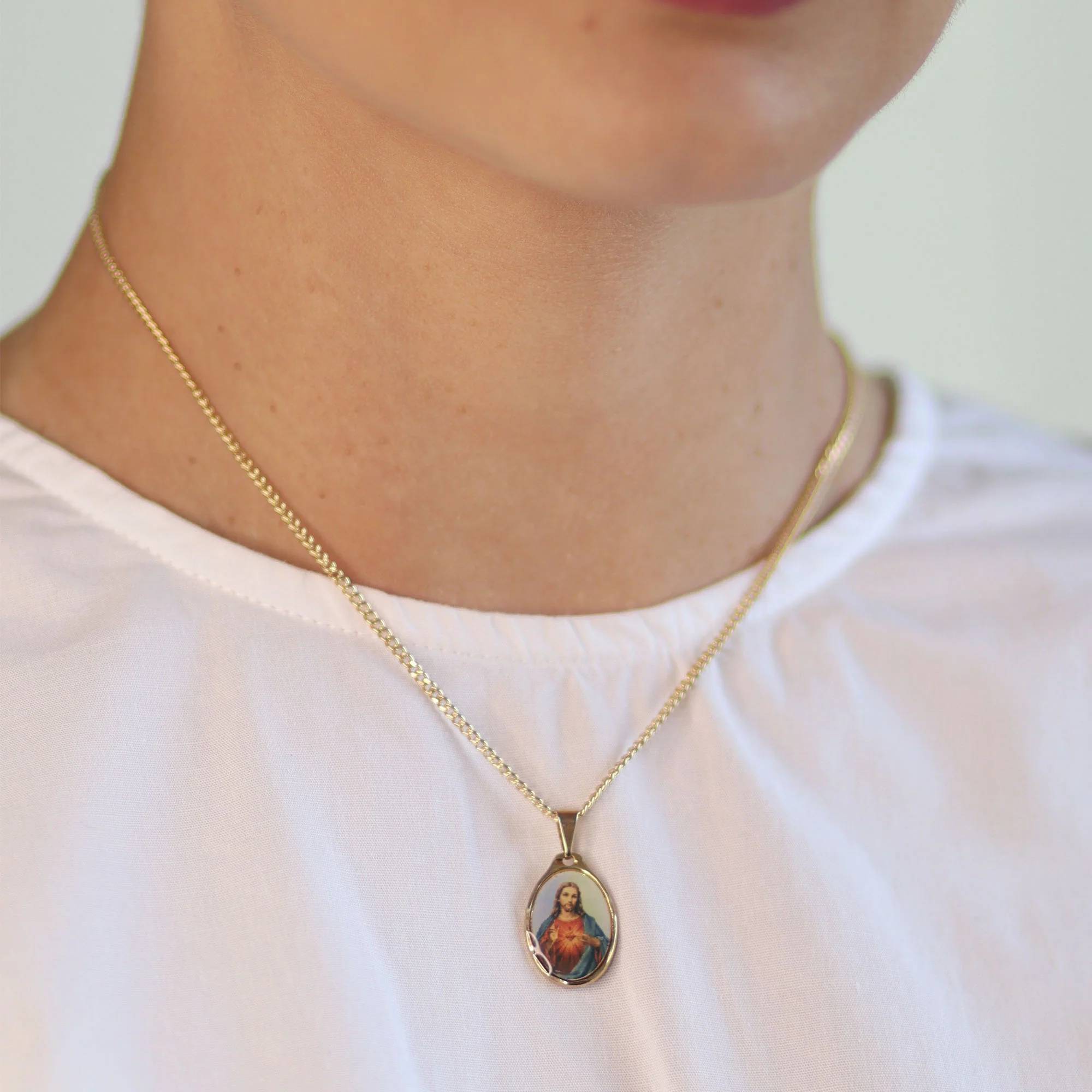 Oval Medal Sacred Heart Jesus Pendant Necklace Gold Plated - Image 3