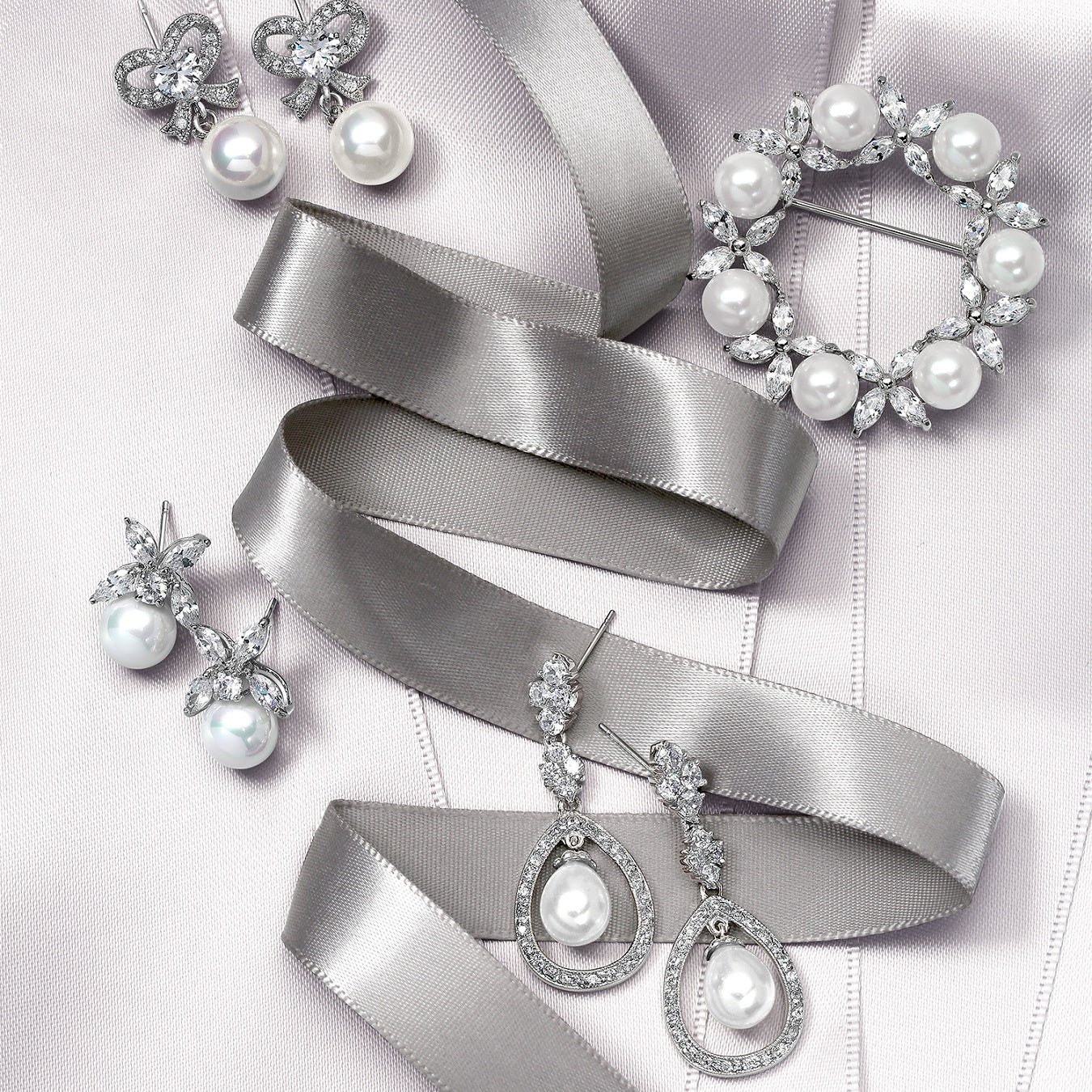 Victorian Dangle Chandelier Earrings with CZ Pearl and Bow Design Silver Plated - Image 5